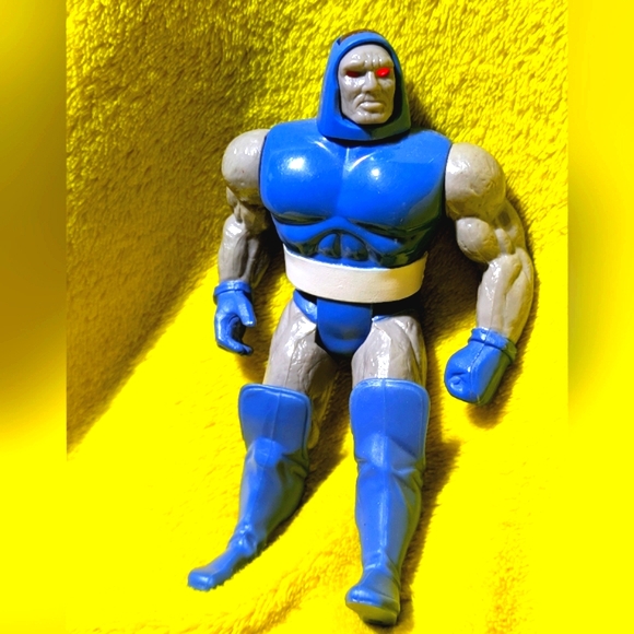 Vintage MOTU | DARKSHIELD | 1985 DC Comics | Masters Of The Universe | NM - Picture 6 of 8